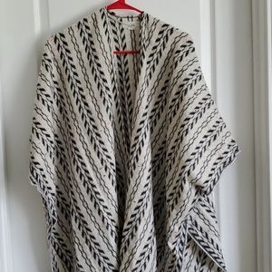 EUC Mudd Blanket Poncho